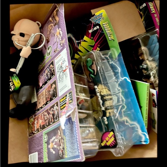 VINTAGE MYSTERY surprise 🎁 TOY BOX- 12 Random collectible Toys, some FULL SIZE - Picture 3 of 15